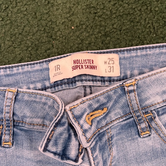 Hollister Skinny Jeans - Picture 3 of 3